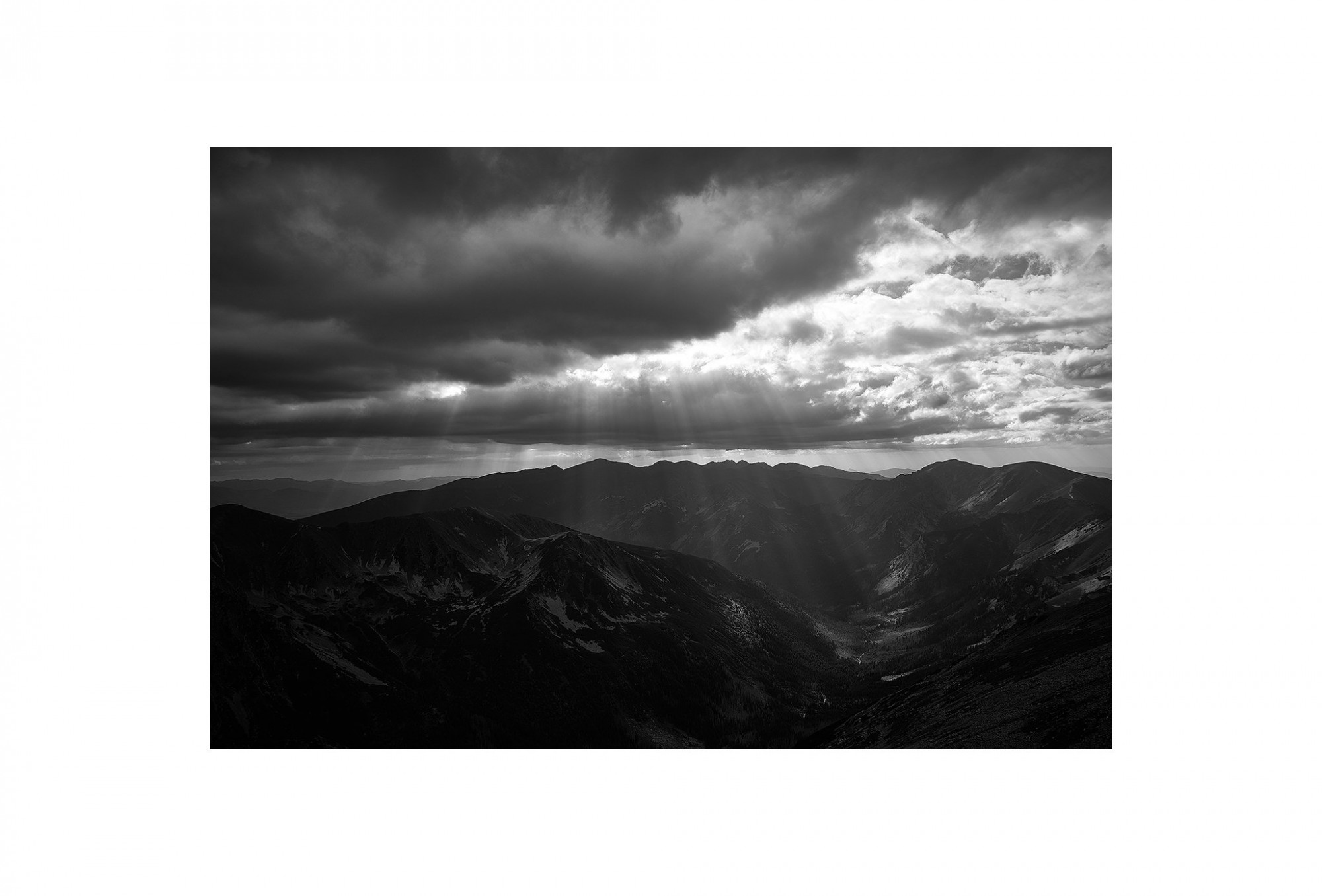 Afbeelding: Landscape high Tatras mountains Poland, foto Van Huffel, foto kunst zwart wit, landschapsfotografie.